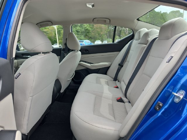 Used 2025 Nissan Altima 2.5 SV FWD image 13