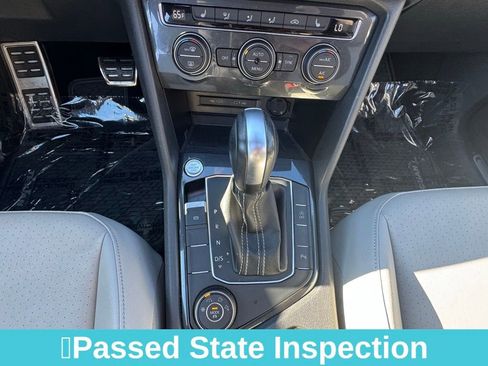 Used 2021 Volkswagen Tiguan SE R-Line w/ 3rd Row Seat Package image 28