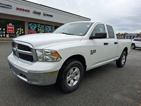 Used 2024 RAM 1500 Classic SLT image 5