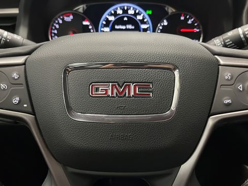 Used 2022 GMC Acadia AT4 w/ Technology Package AWD/4WD image 17