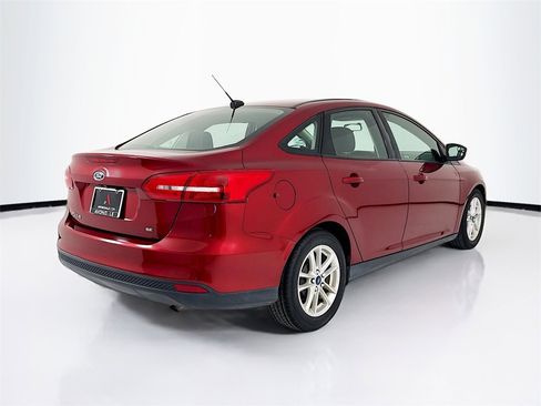 Used 2017 Ford Focus SE image 9