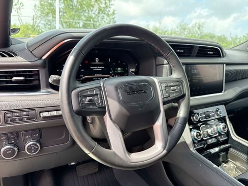 Used 2023 GMC Yukon Denali w/ LPO, Floor Liner Package AWD/4WD image 11
