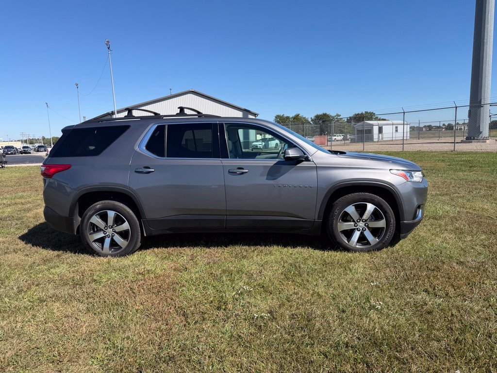 Used 2020 Chevrolet Traverse LT w/ LT Premium Package AWD/4WD image 4