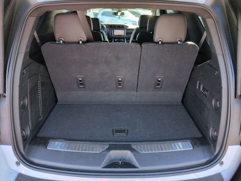 Used 2021 GMC Yukon Denali w/ LPO, Illumination Package image 32