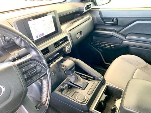 Used 2025 Toyota Tacoma SR5 RWD image 39