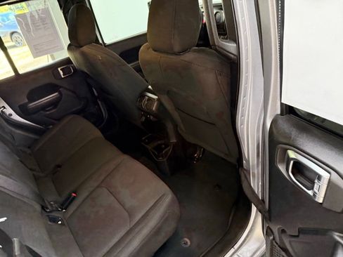 Used 2020 Jeep Gladiator Sport w/ Quick Order Package 24S image 28