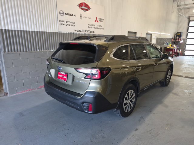 Used 2022 Subaru Outback Premium AWD/4WD image 3