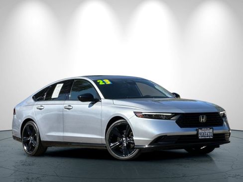 Used 2023 Honda Accord Sport image 2
