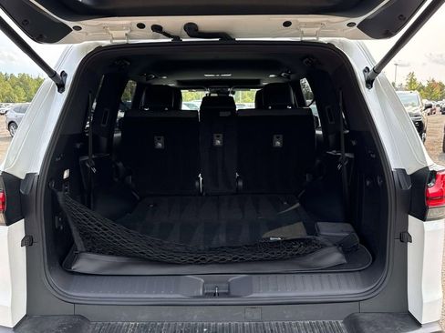 Used 2024 Lexus LX 600 4WD w/ Premium Package image 27