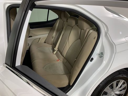 Used 2023 Toyota Camry LE image 31