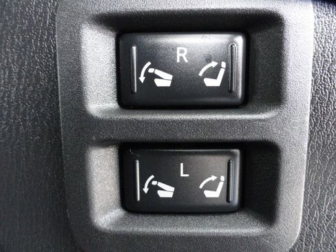Used 2018 Nissan Armada SL w/ Premium Package AWD/4WD image 36
