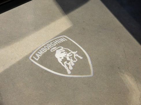 Used 2019 Lamborghini Urus image 21