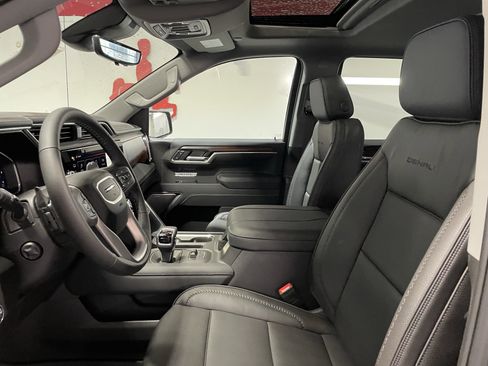 New 2026 GMC Sierra 1500 Denali w/ Denali Reserve Package image 12