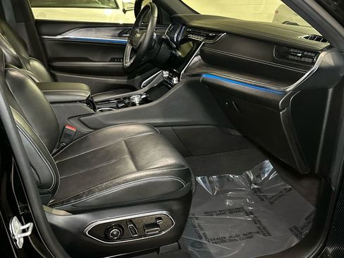 Used 2021 Jeep Grand Cherokee L Overland w/ Luxury Tech Group IV image 12