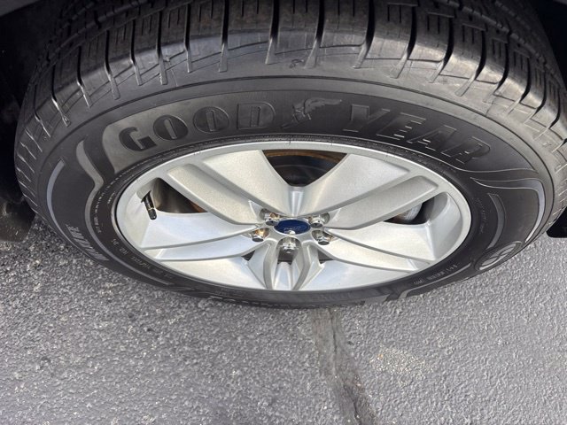 Used 2016 Ford Edge SEL w/ Class II Trailer Tow Package AWD/4WD image 26
