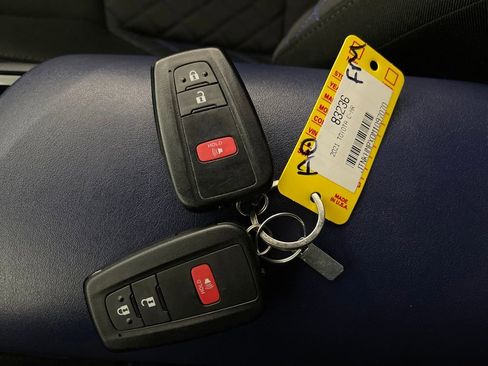 Certified 2021 Toyota C-HR XLE image 24