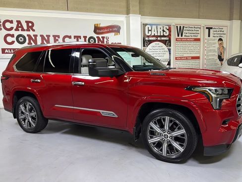 Used 2023 Toyota Sequoia Capstone AWD/4WD image 12