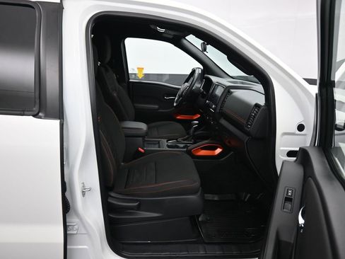 Used 2024 Nissan Frontier PRO-4X w/ Technology Package image 46