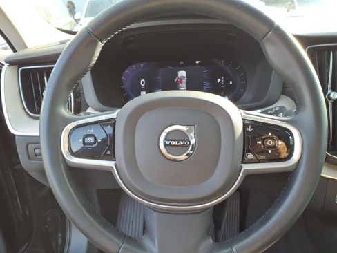 Used 2022 Volvo XC60 B5 Inscription w/ Protection Package Premier FWD image 23