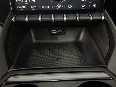 Certified 2026 GMC Terrain AT4 w/ Technology Package II AWD/4WD image 35