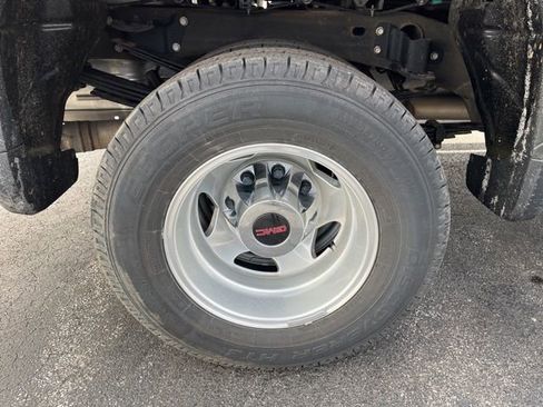 Used 2022 GMC Sierra 3500 Denali image 6