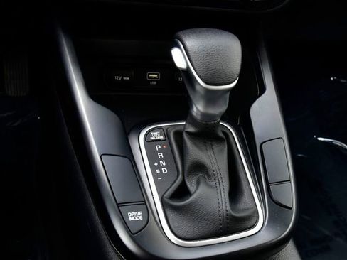 Certified 2025 Kia Soul LX w/ LX Technology Package FWD image 22