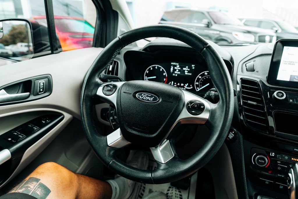 Used 2019 Ford Transit Connect Titanium w/ Titanium Premium Package FWD image 20
