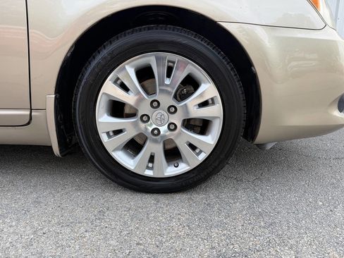 Used 2008 Toyota Avalon XLS image 32
