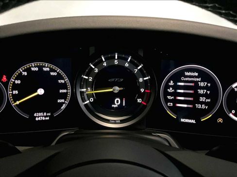 Used 2022 Porsche 911 GT3 image 21