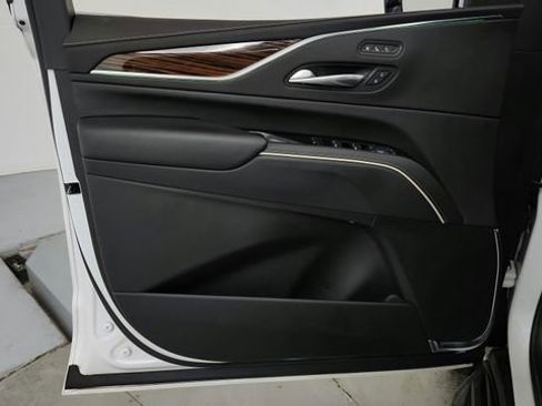 Certified 2024 Cadillac Escalade Premium Luxury image 11