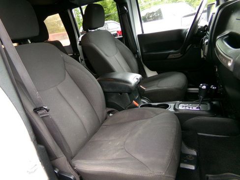 Used 2015 Jeep Wrangler Unlimited Sport w/ Quick Order Package 24S AWD/4WD image 11