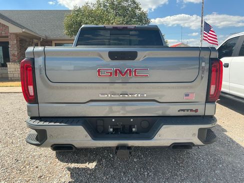 Used 2021 GMC Sierra 1500 AT4 w/ AT4 Value Package AWD/4WD image 4