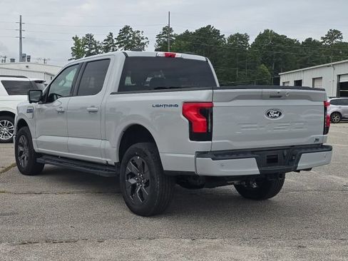 Used 2024 Ford F150 Lightning Flash AWD/4WD image 3