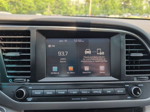 Used 2018 Hyundai Elantra Value Edition FWD image 18