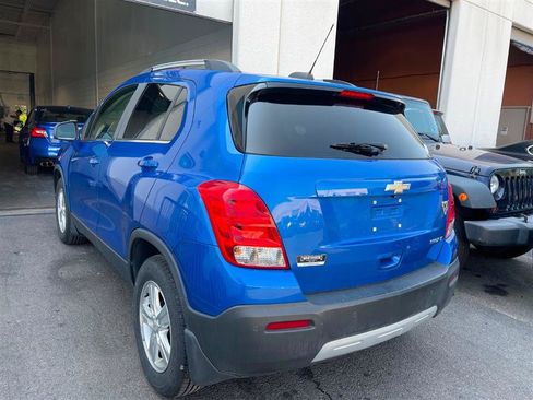 Used 2015 Chevrolet Trax LT w/ LT Sun and Sound Package FWD image 5