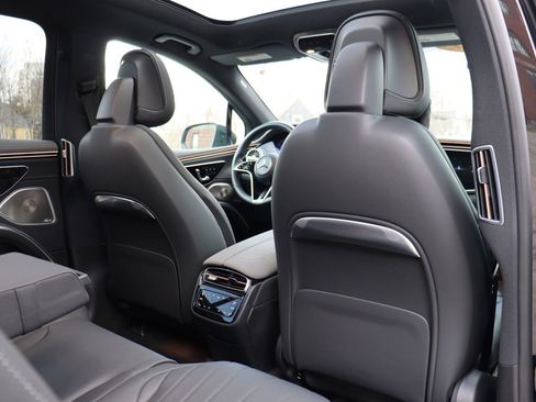 Used 2025 Mercedes-Benz EQS 450+ 4MATIC SUV w/ Winter Package image 21