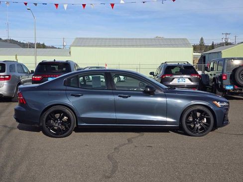 Used 2024 Volvo S60 B5 Core image 6