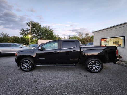 Used 2018 GMC Canyon Denali image 4