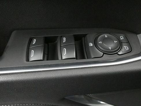 Used 2023 Chevrolet Silverado 1500 LT AWD/4WD image 17