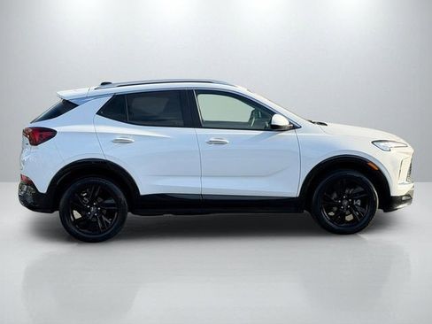 Used 2024 Buick Encore GX Sport Touring image 8