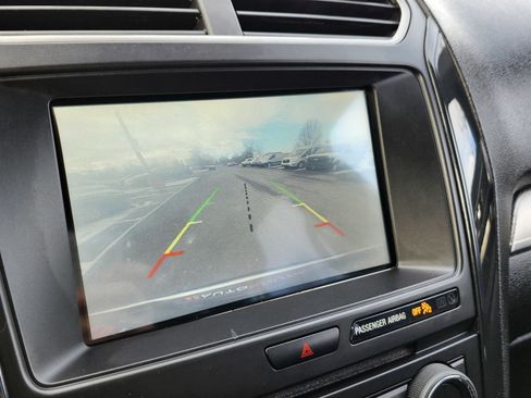 Used 2018 Ford Explorer XLT w/ Equipment Group 201A image 2