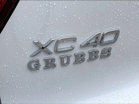 Certified 2025 Volvo XC40 B5 Plus AWD/4WD image 45