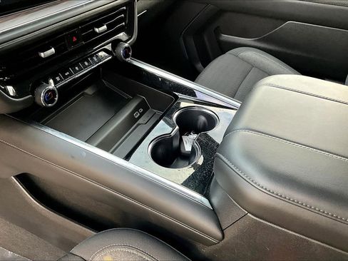 Used 2025 Chevrolet Tahoe LS image 12