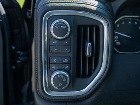 Used 2020 GMC Sierra 1500 Elevation image 13