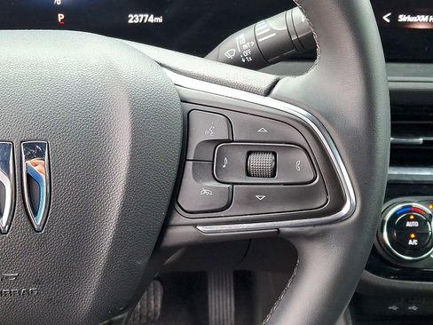 Used 2025 Buick Envista Sport Touring image 21