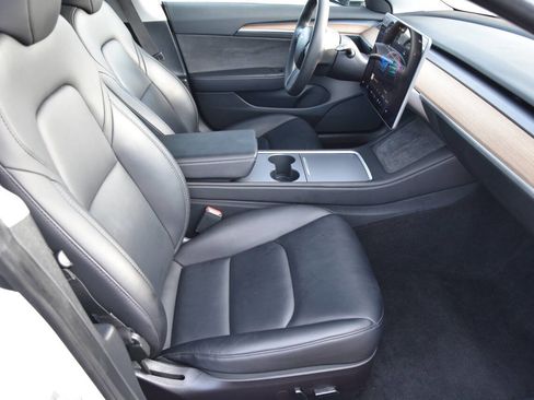 Used 2023 Tesla Model 3 Standard Range image 11