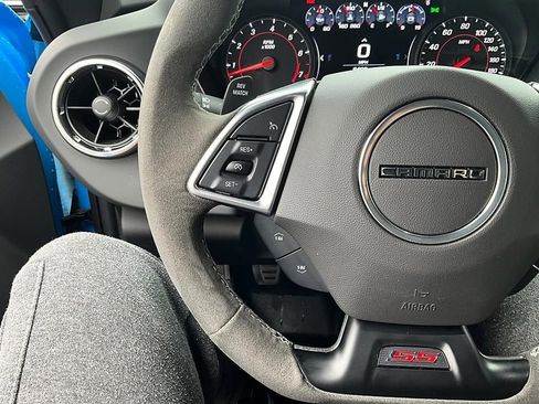 Used 2022 Chevrolet Camaro SS RWD image 19