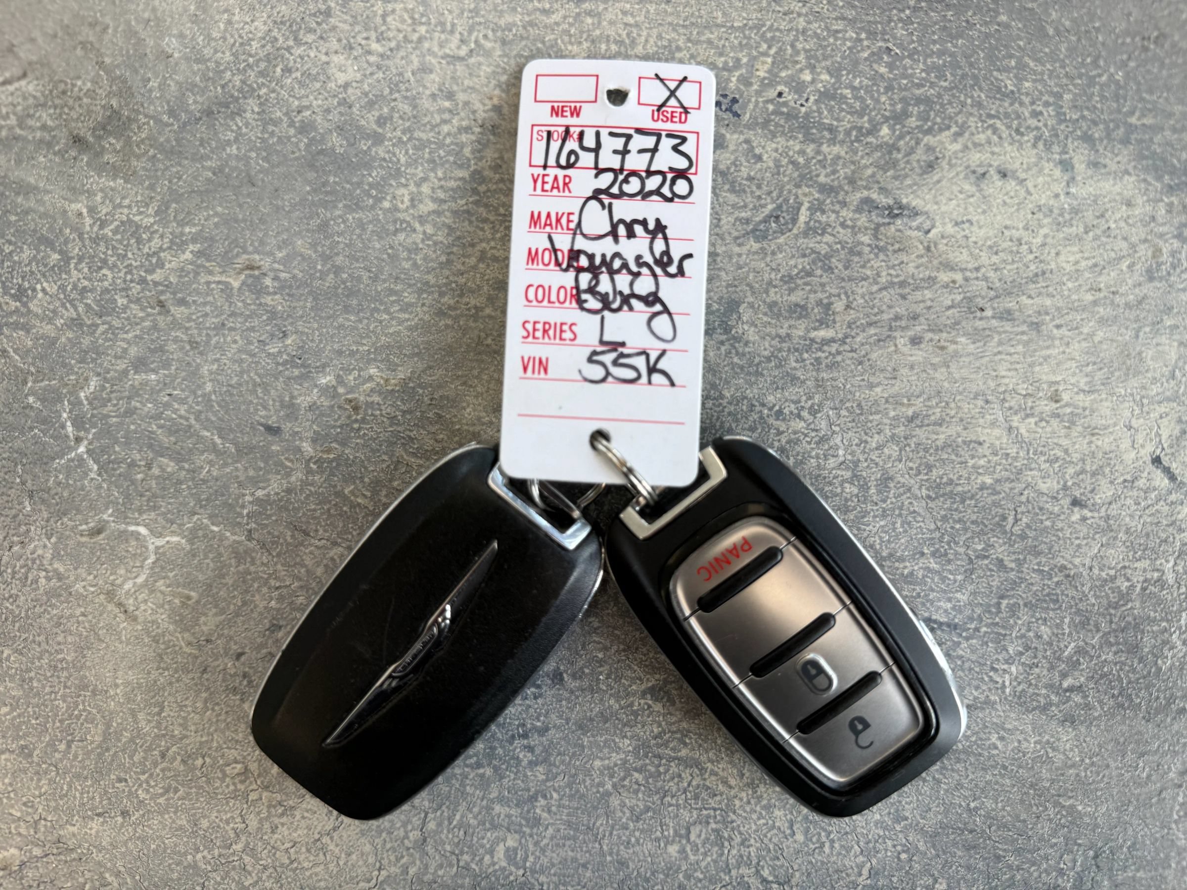 Used 2020 Chrysler Voyager L FWD image 36