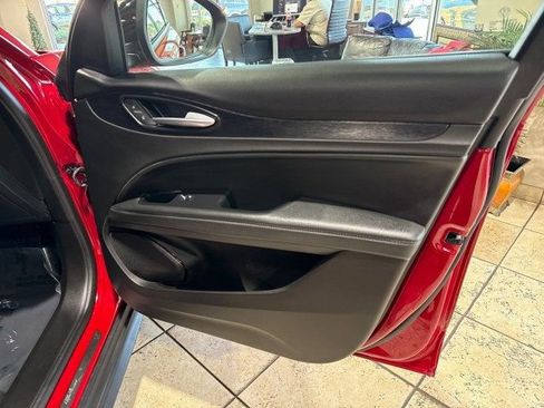 Used 2024 Alfa Romeo Stelvio Sprint image 29