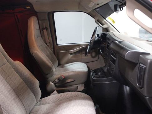 Used 2024 GMC Savana 3500 Extended image 19